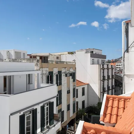 Do Carmo By An Island