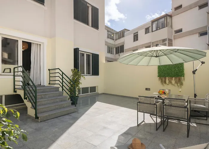 Do Carmo By An Island フンシャル