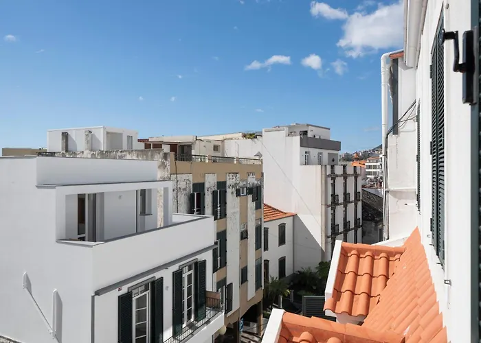 Do Carmo By An Island