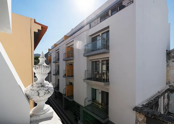 Do Carmo By An Island Apartmán *